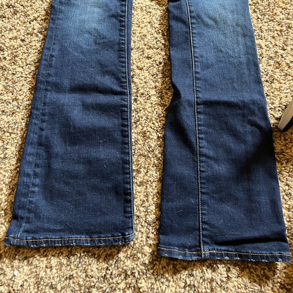 American Eagle Boot Cut Denim Jeans. Only worn once. Super stretch. Size 2. - Picture 4 of 5